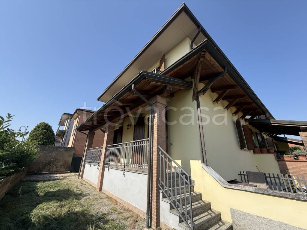 casa indipendente in vendita a Cella Dati