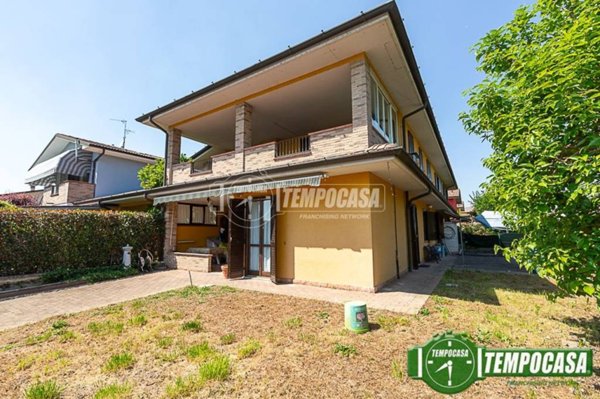 casa indipendente in vendita a Chieve