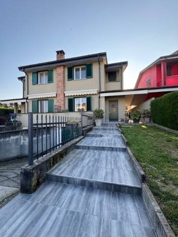 casa indipendente in vendita a Chieve