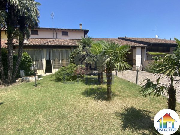 casale in vendita a Chieve