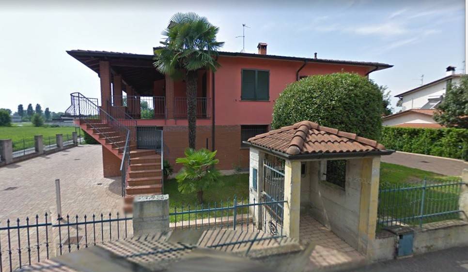 casa indipendente in vendita a Chieve