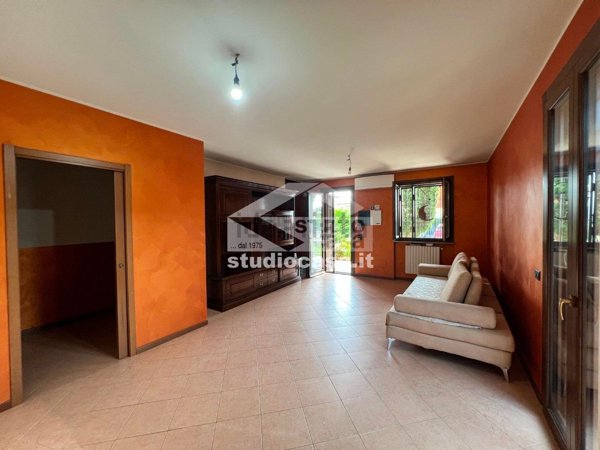 casa indipendente in vendita a Chieve