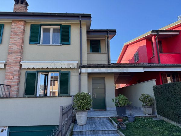 casa indipendente in vendita a Chieve