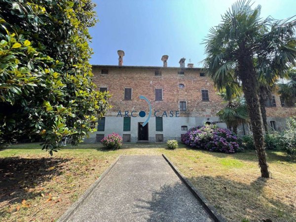 casale in vendita a Chieve