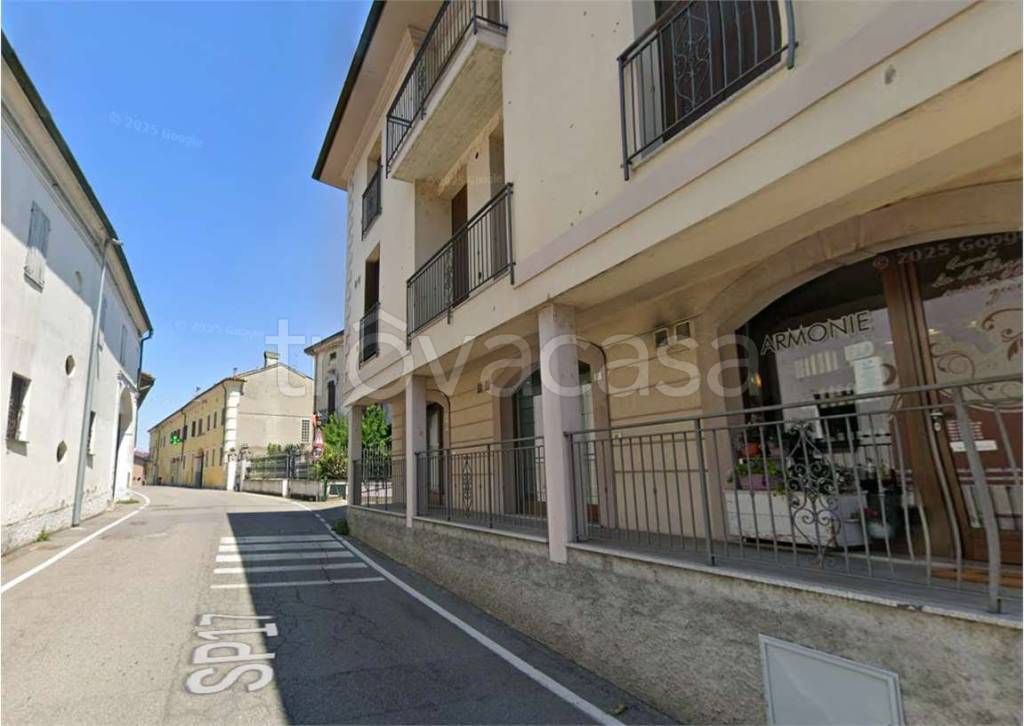 negozio in vendita a Chieve