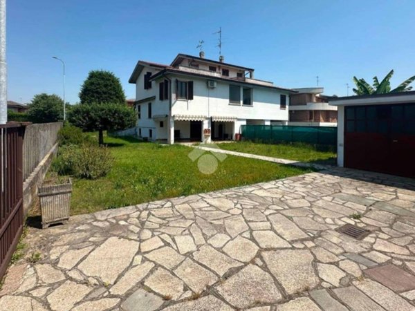 appartamento in vendita a Chieve