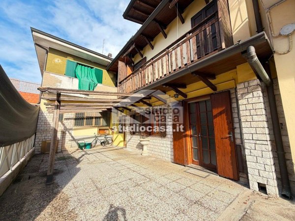 casa indipendente in vendita a Chieve