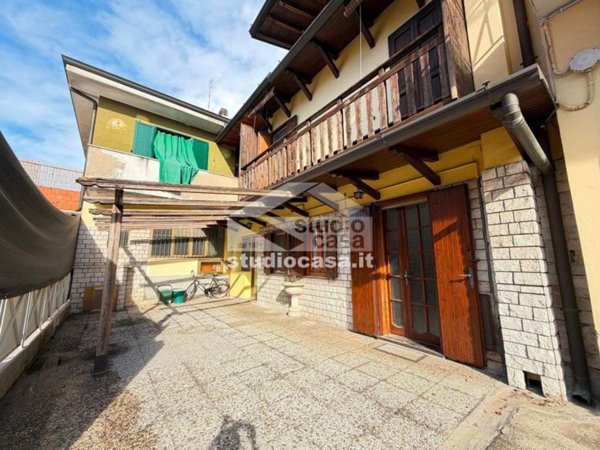 casa indipendente in vendita a Chieve