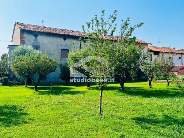 casa indipendente in vendita a Chieve