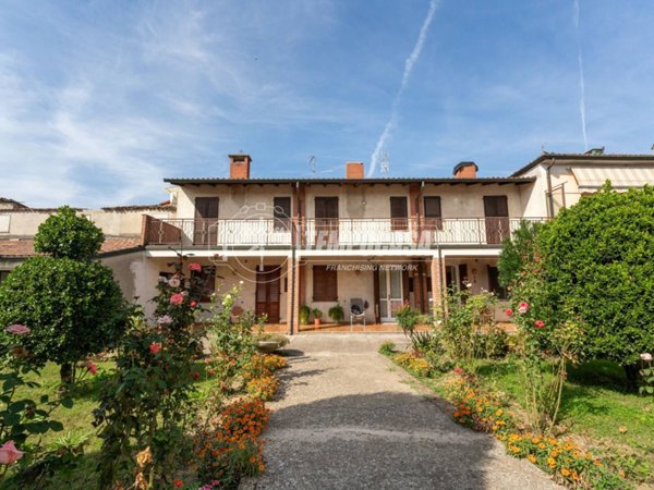 casa indipendente in vendita a Chieve