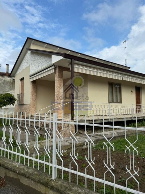 casa indipendente in vendita a Cicognolo