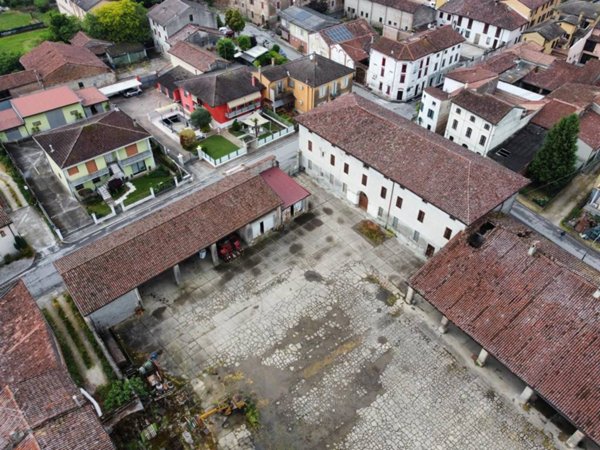 casale in vendita a Cicognolo