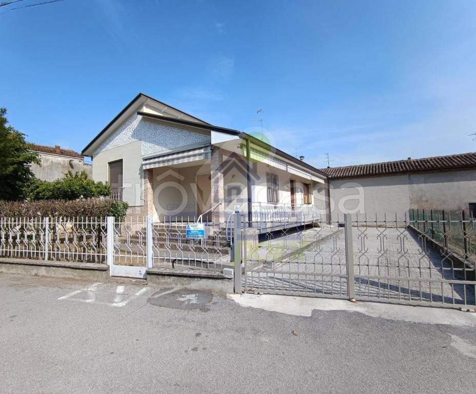 casa indipendente in vendita a Cicognolo