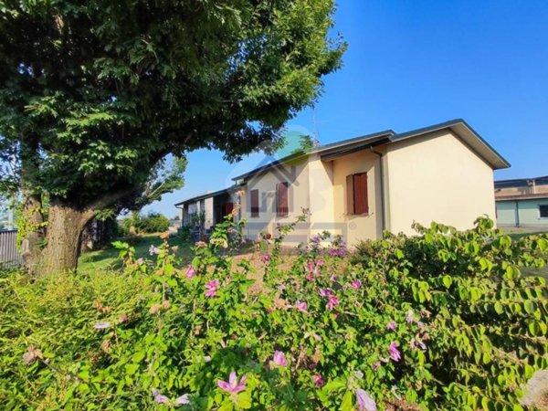 intera palazzina in vendita a Cicognolo