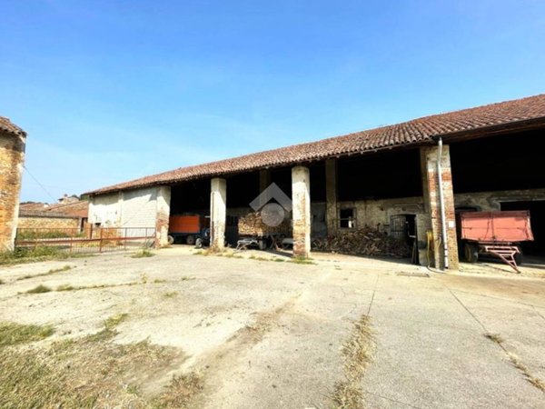 casale in vendita a Cingia de' Botti