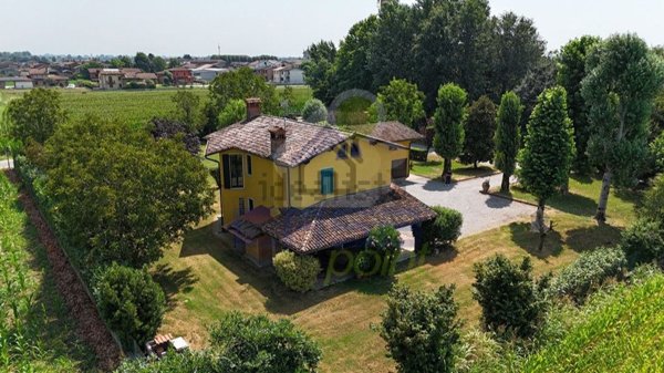 casa indipendente in vendita a Corte de' Cortesi con Cignone
