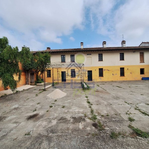 casa indipendente in vendita a Corte de' Cortesi con Cignone
