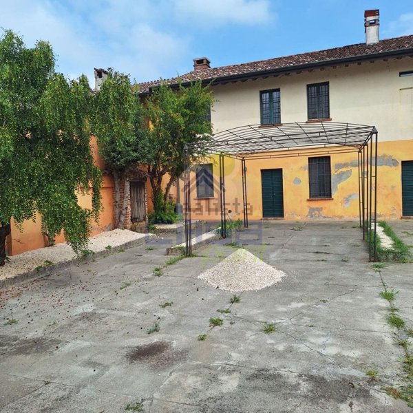 casa indipendente in vendita a Corte de' Cortesi con Cignone
