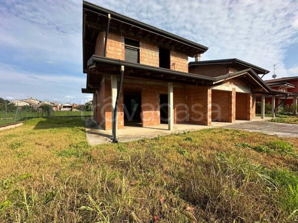 casa indipendente in vendita a Corte de' Cortesi con Cignone