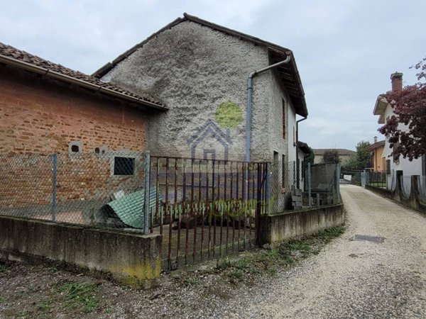 casa indipendente in vendita a Corte de' Cortesi con Cignone