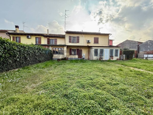 casa indipendente in vendita a Corte de' Frati
