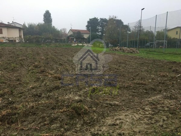 terreno edificabile in vendita a Credera Rubbiano