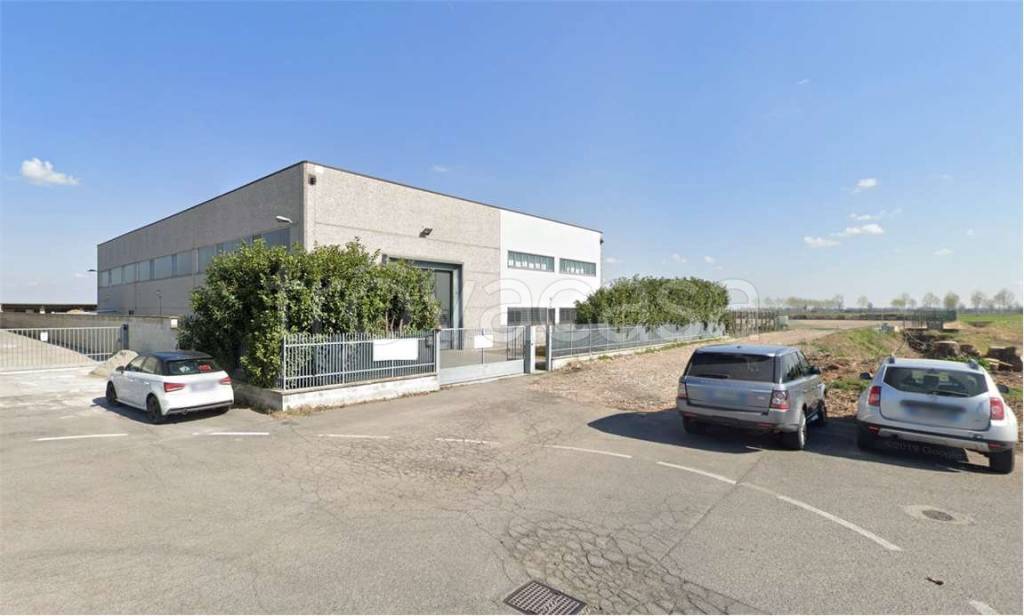 locale commerciale in vendita a Credera Rubbiano