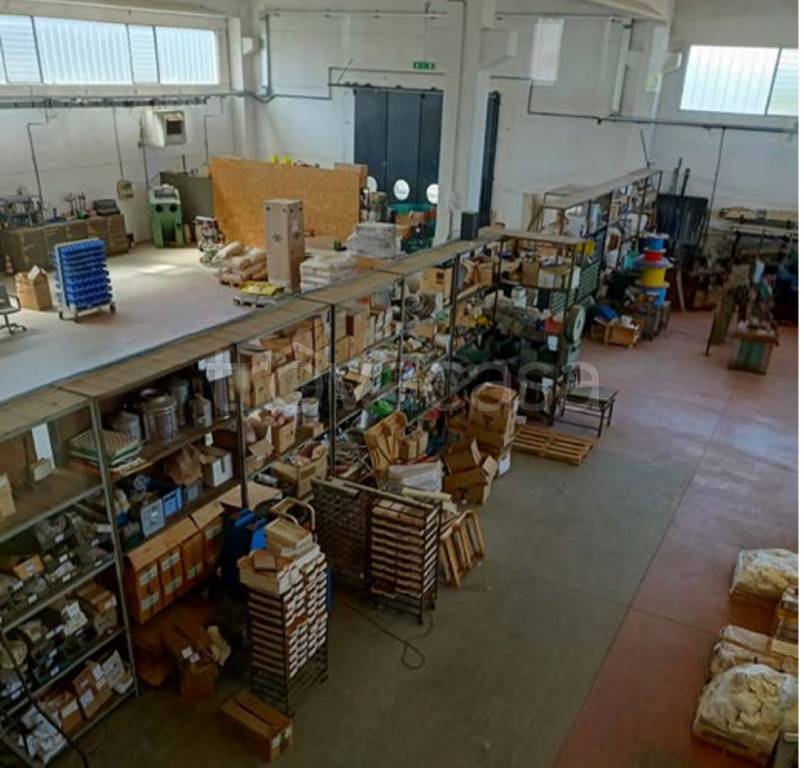 locale commerciale in vendita a Credera Rubbiano in zona Rubbiano
