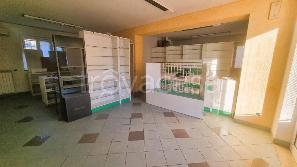 negozio in vendita a Credera Rubbiano