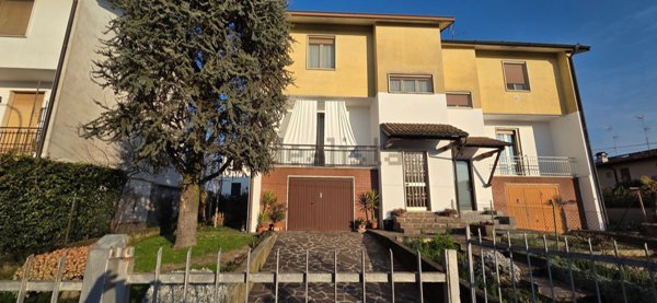 casa indipendente in vendita a Credera Rubbiano