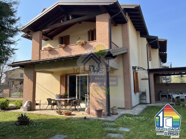 casa indipendente in vendita a Credera Rubbiano