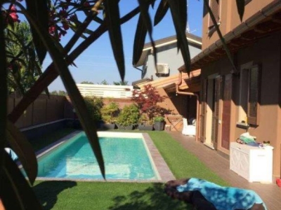 casa indipendente in vendita a Crema