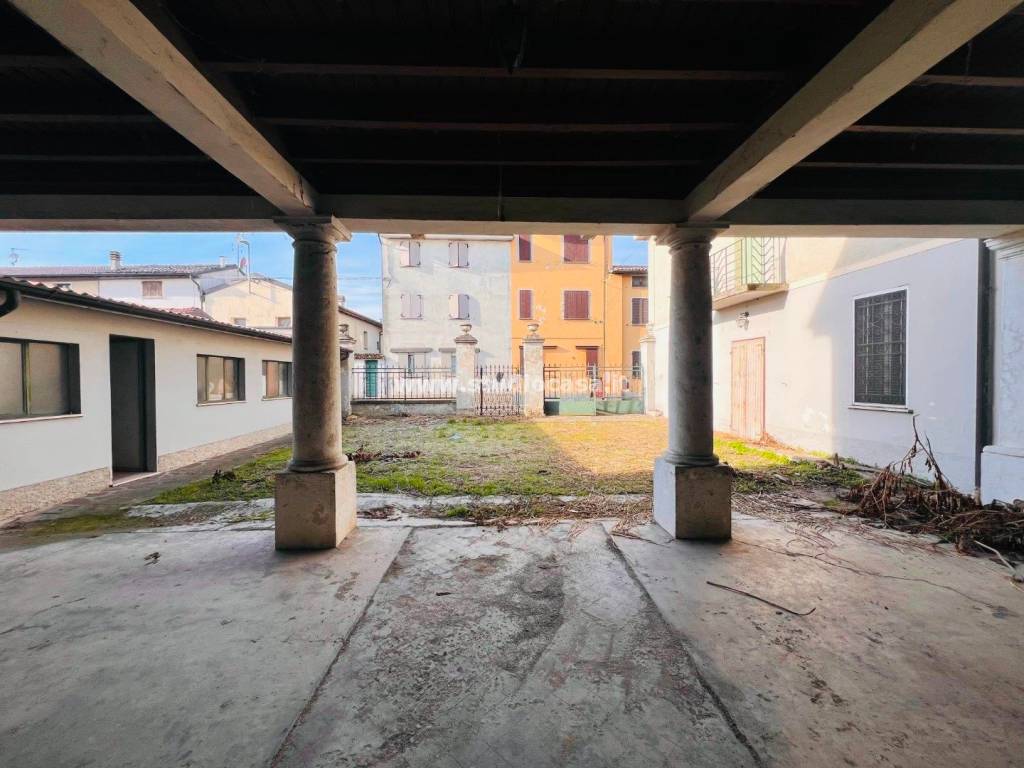 casa indipendente in vendita a Crema
