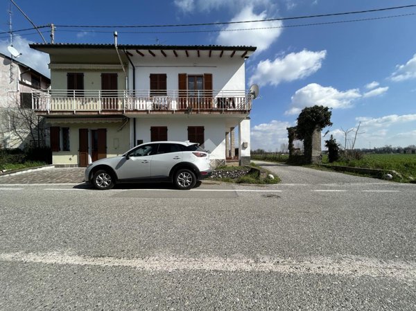 casa indipendente in vendita a Crema in zona Santo Stefano in Vairano
