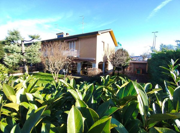 casa indipendente in vendita a Crema