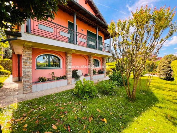 casa indipendente in vendita a Crema