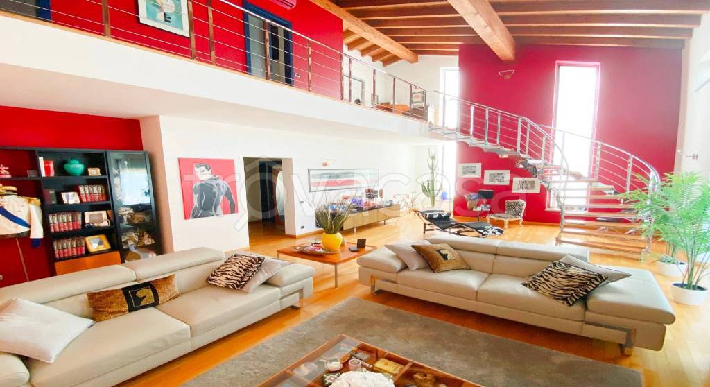 casa indipendente in vendita a Crema