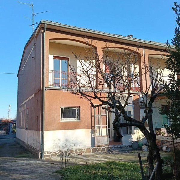casa indipendente in vendita a Crema
