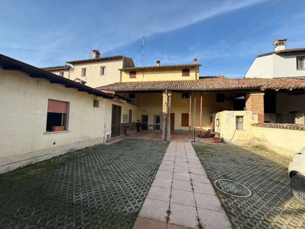 casa indipendente in vendita a Crema