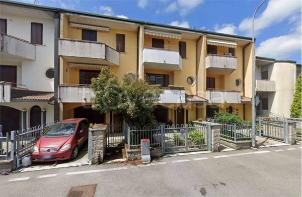 casa indipendente in vendita a Crema