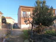 casa indipendente in vendita a Crema