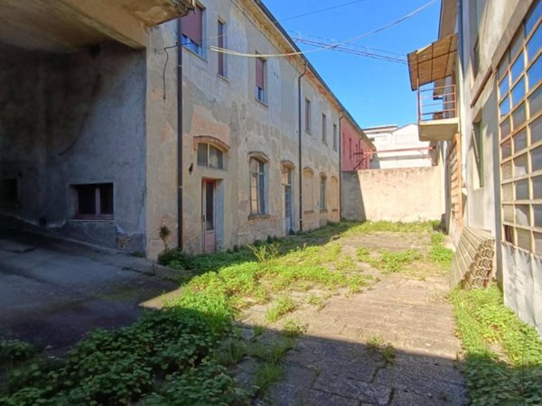 intera palazzina in vendita a Crema