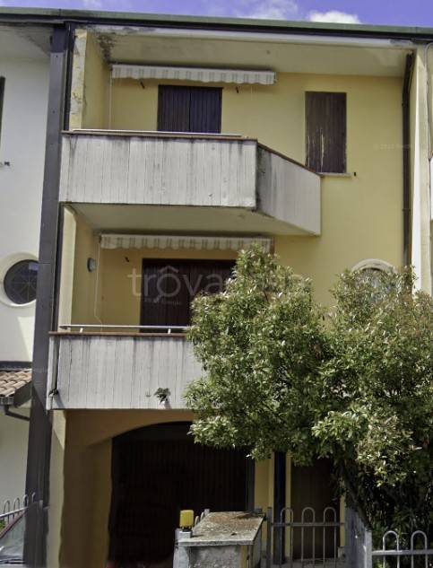 casa indipendente in vendita a Crema