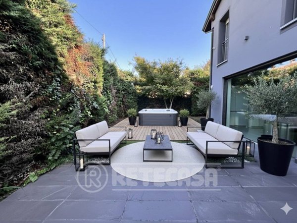 casa indipendente in vendita a Crema