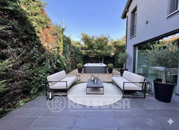 casa indipendente in vendita a Crema