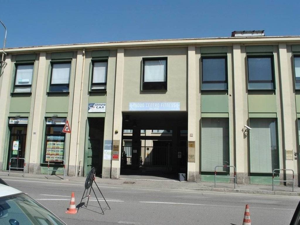 locale commerciale in vendita a Crema