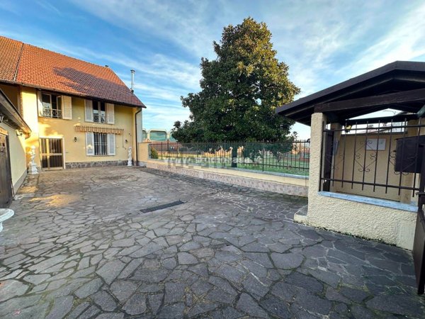 casa indipendente in vendita a Crema