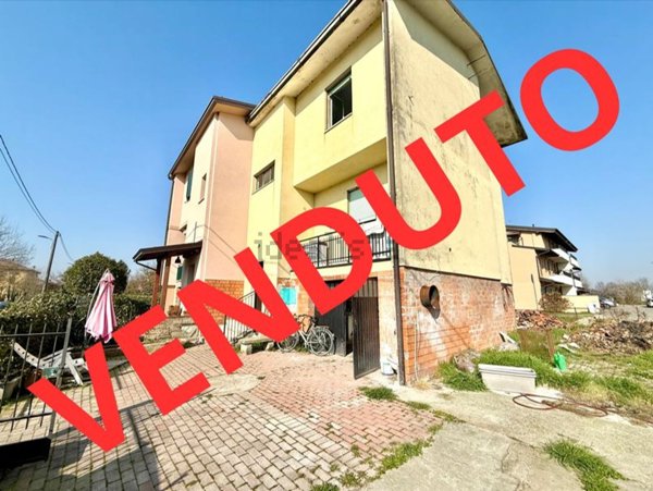 casa indipendente in vendita a Crema