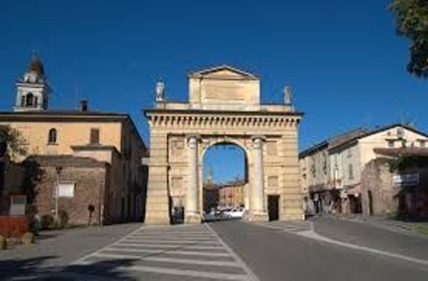 locale commerciale in vendita a Crema