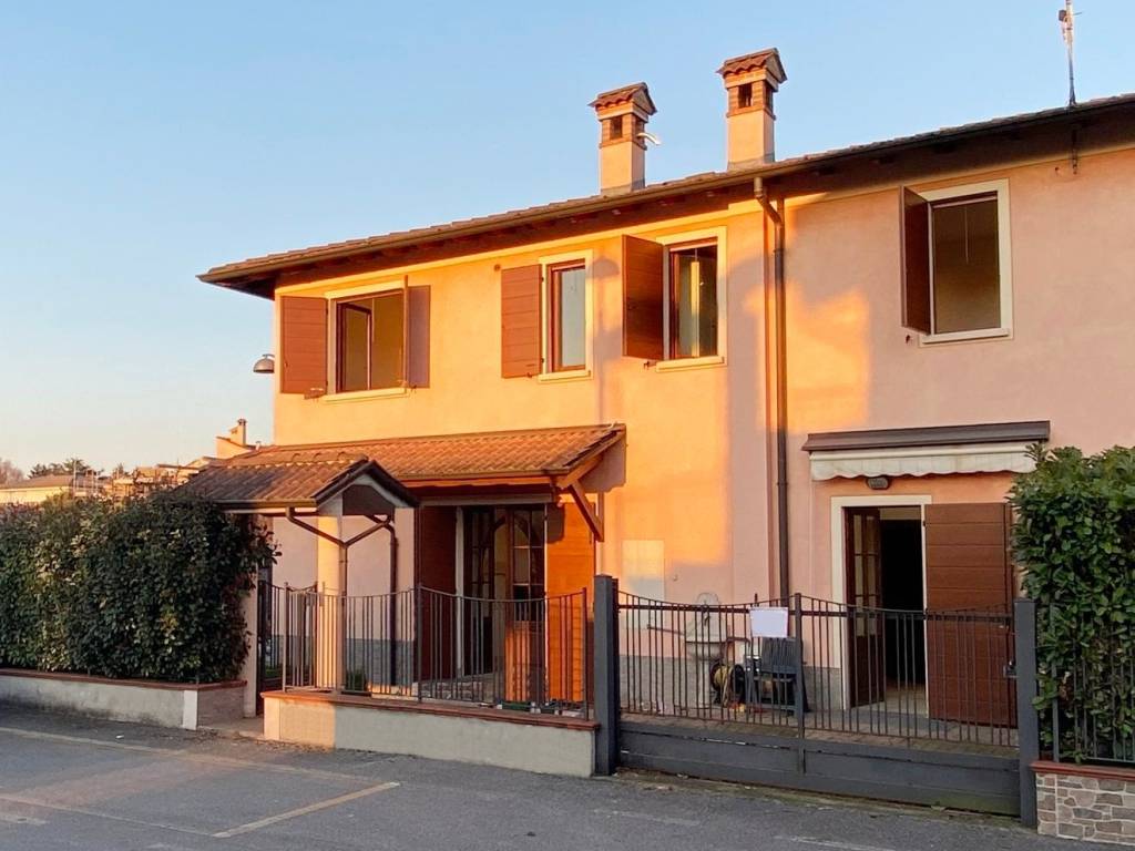 casa indipendente in vendita a Crema